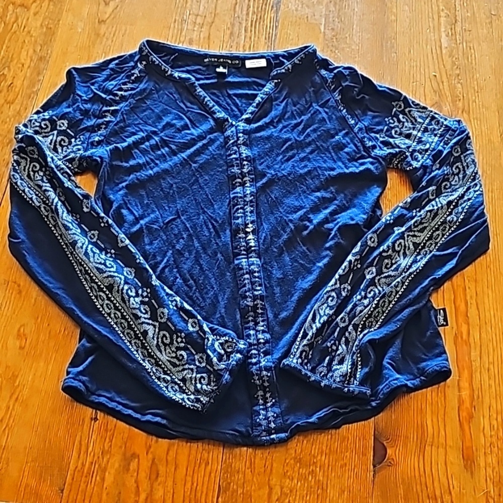 Girls long sleeve shirt with lots of sleeve detail